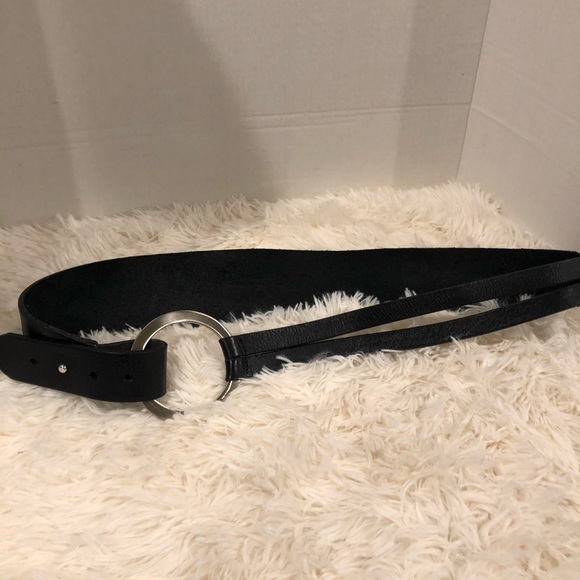 (36) Brave black leather belt - Picture 2 of 9